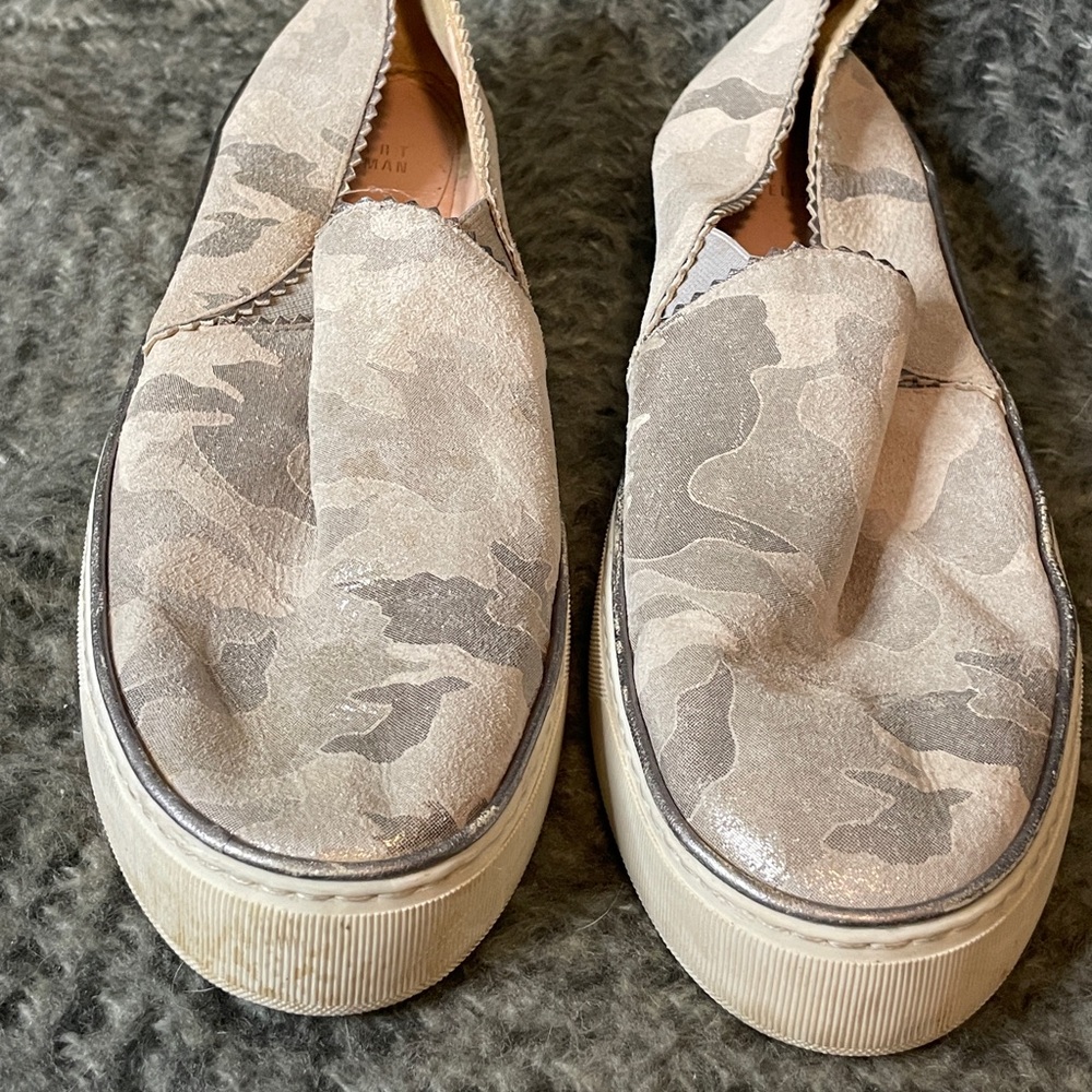 Skateboard shoes